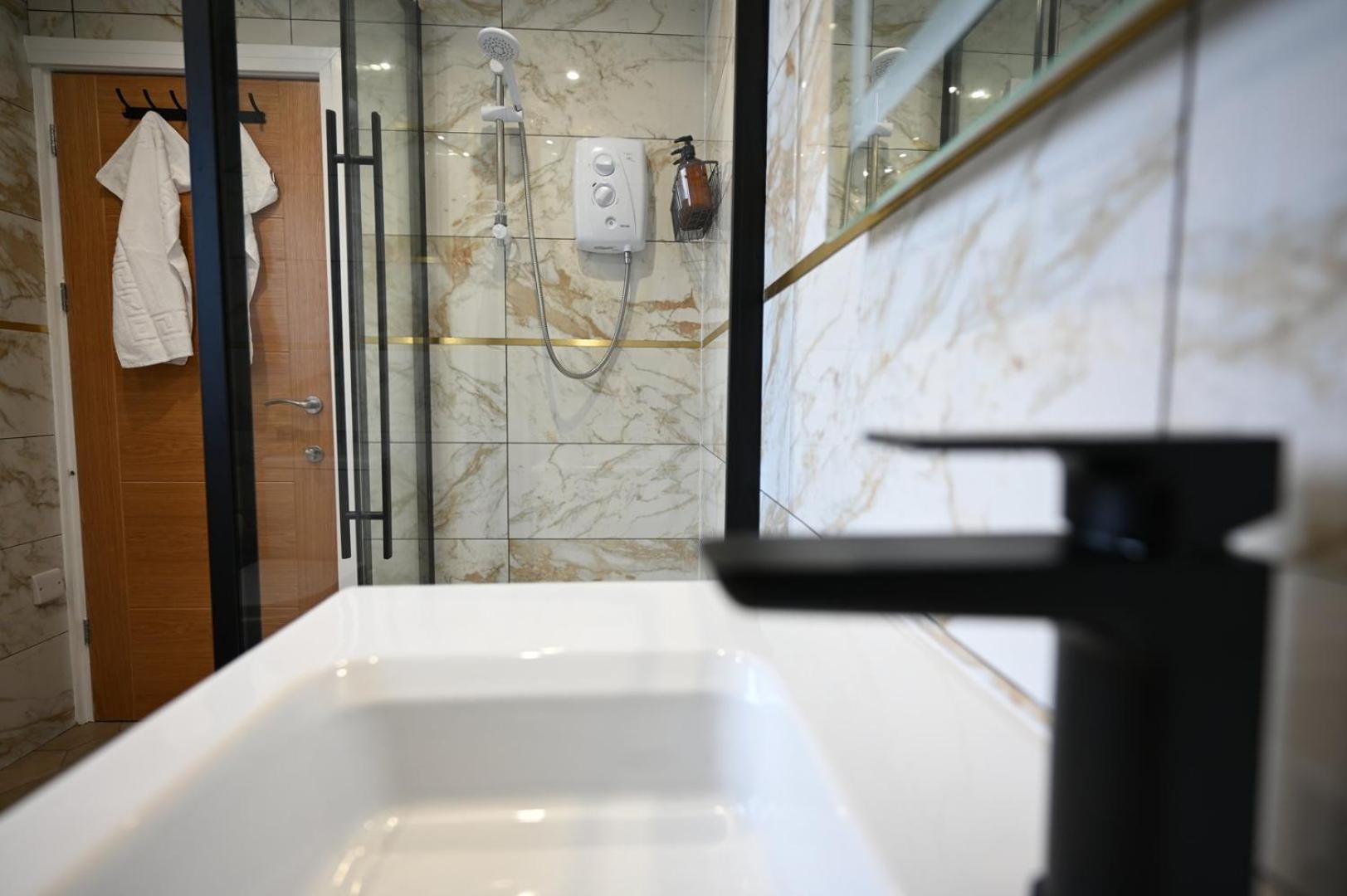 Luxury Two Bed Apartment - Cardiff City Centre Esterno foto